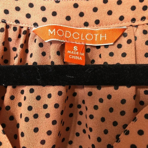 Modcloth Peach & Black Polka Dot Lightweight Blouse Women's Size Small - Picture 5 of 8